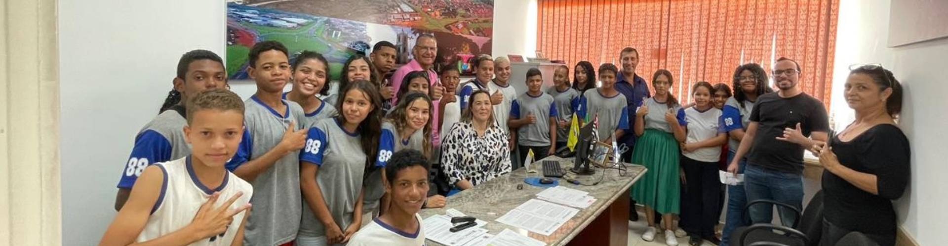 Visita alunos Escola Estadual Sebastião Gomes